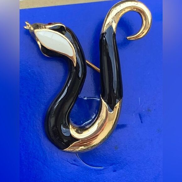 Vintage Gerry’s Signed Goldtone Black Snake Brooch Pin Rare Collectible - Picture 5 of 10